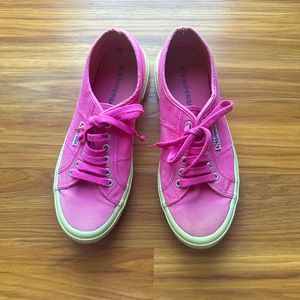 Superfamily bubble gum pink sneaker